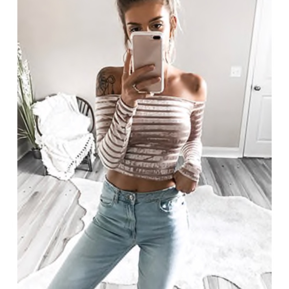 XXI Pink/Mauve velvet long sleeve off shoulder top